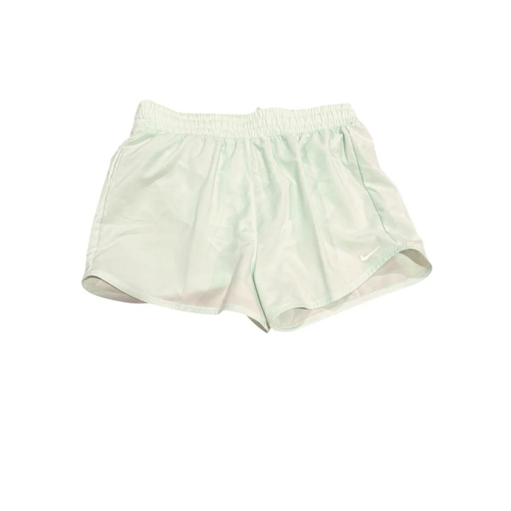 Kids Nike Training Shorts XL Green
